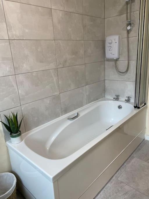 Glengesh Court. Ardara Town Centre. Apartment Екстериор снимка